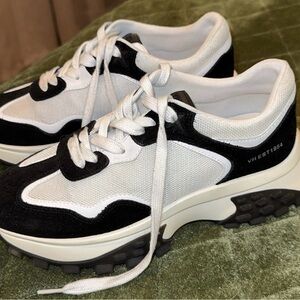 Vintage Havana Black and White Retro Sneakers